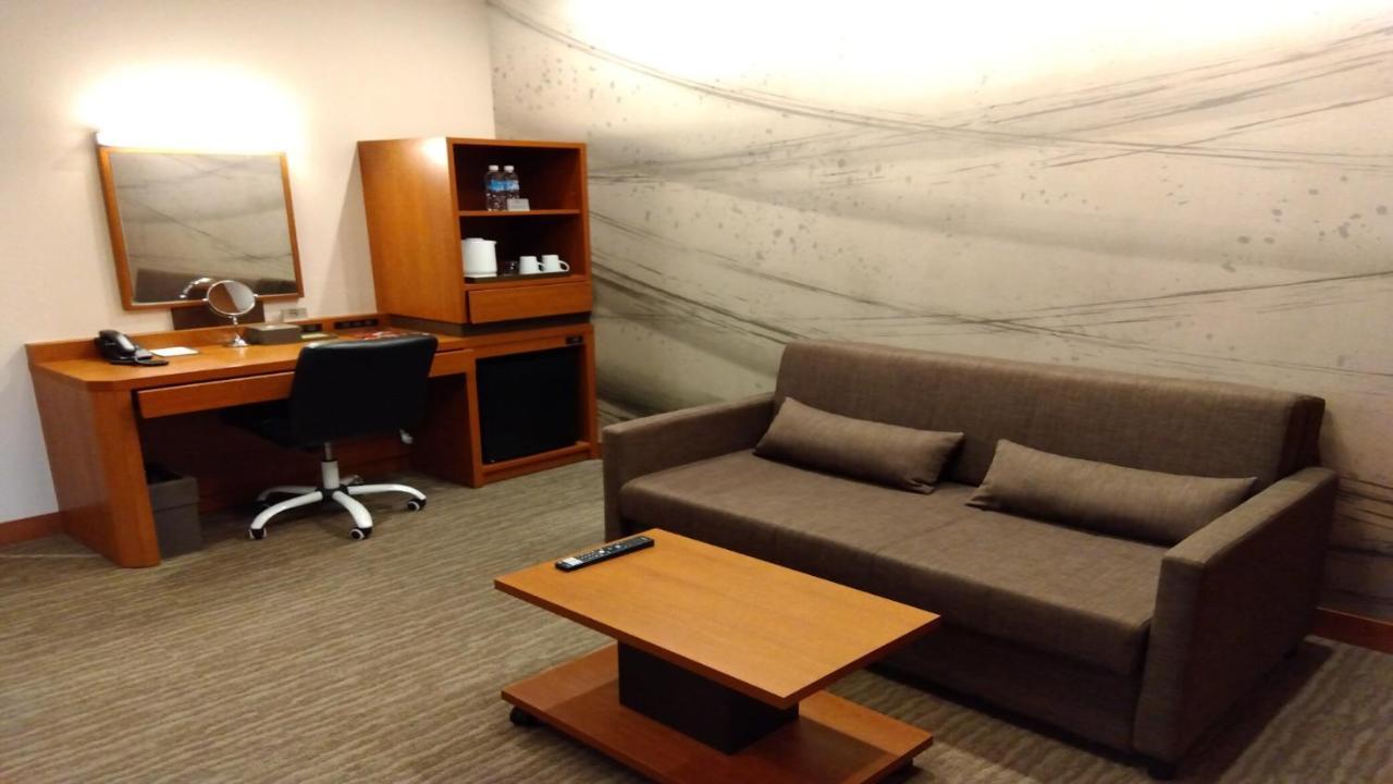 Odysis Suites Osaka Airport Hotel Izumisano Zewnętrze zdjęcie